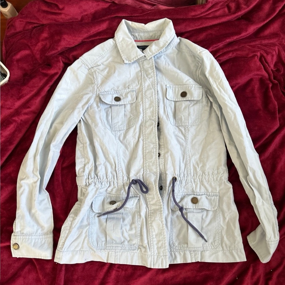 Light weight jacket with adjustable waist